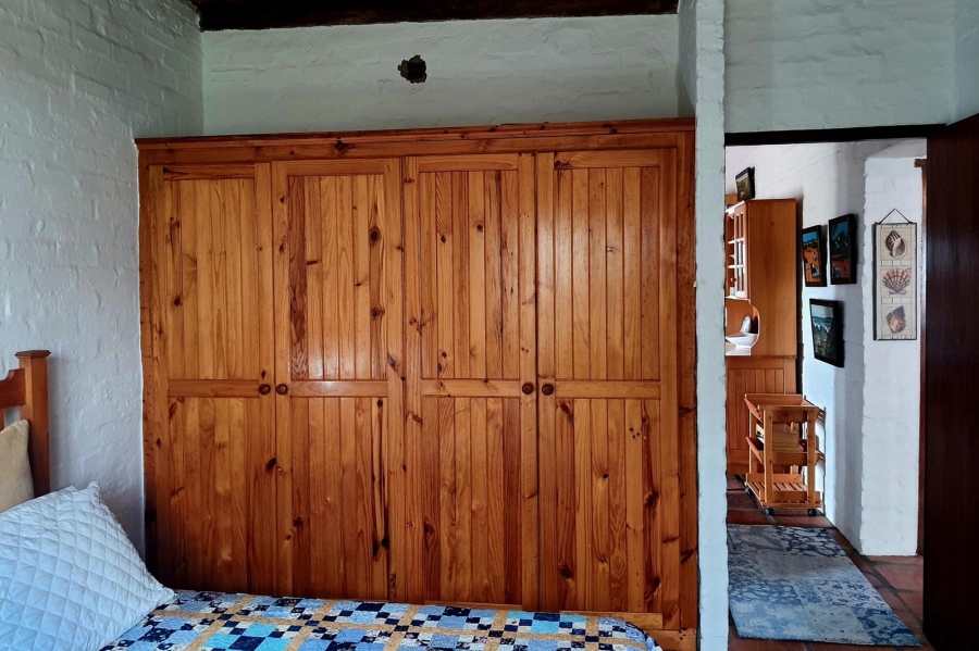 4 Bedroom Property for Sale in Boggomsbaai Western Cape